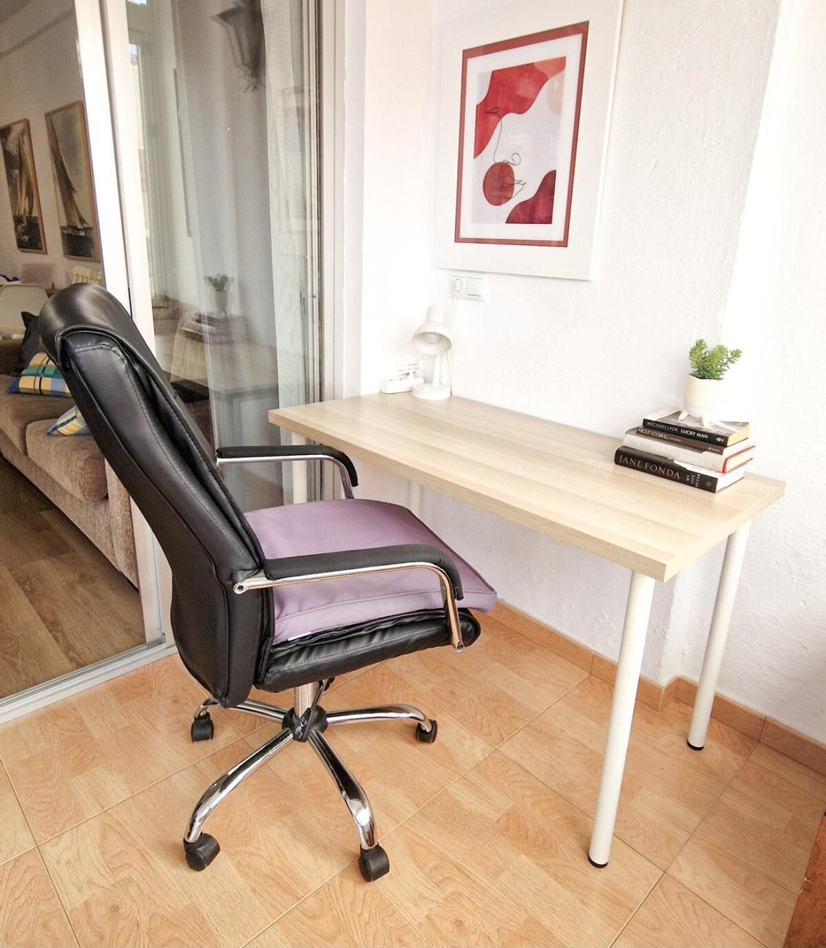Apartment 2 Bedroom In The Center Of *
